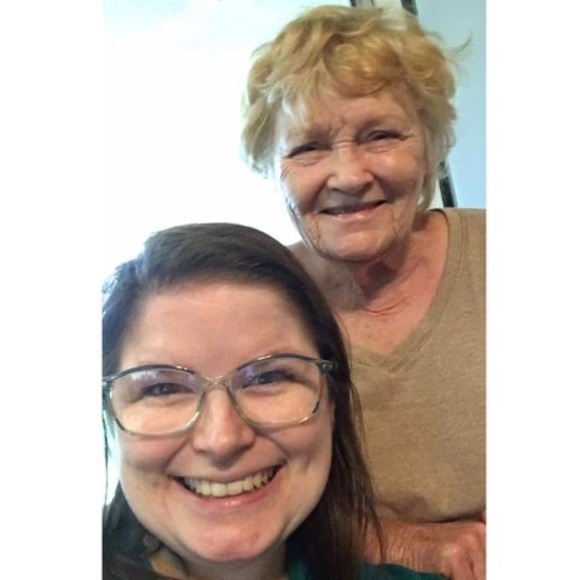 Meet your Posher, Erin - Picture 1 of 1